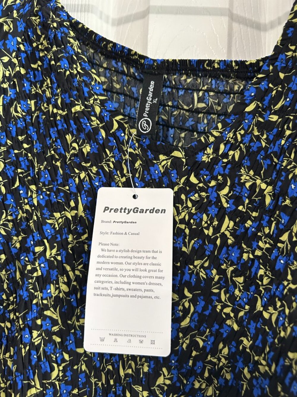 Blue and Black Floral Smocked Dress XL (PrettyGarden) - Picture 4 of 4